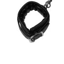 Shots Gepolsterte Oberschenkelmanschetten mit Handfesseln schwarz
